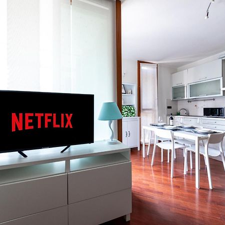 Appartamento Caterina A 5 Minuti Da Milano Fiere E San Siro Con Wifi-Netflix-Free Parking Extérieur photo