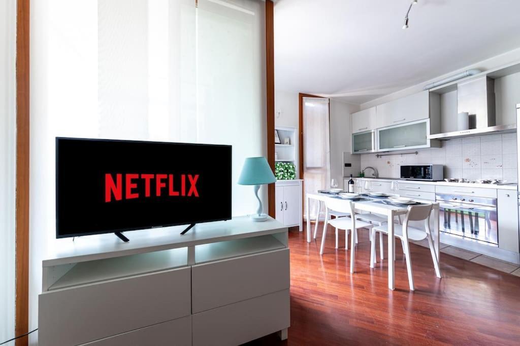 Appartamento Caterina A 5 Minuti Da Milano Fiere E San Siro Con Wifi-Netflix-Free Parking Extérieur photo