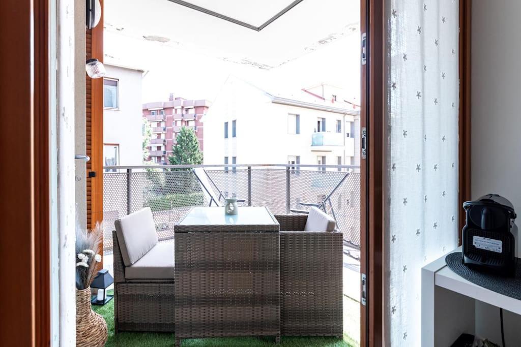Appartamento Caterina A 5 Minuti Da Milano Fiere E San Siro Con Wifi-Netflix-Free Parking Extérieur photo