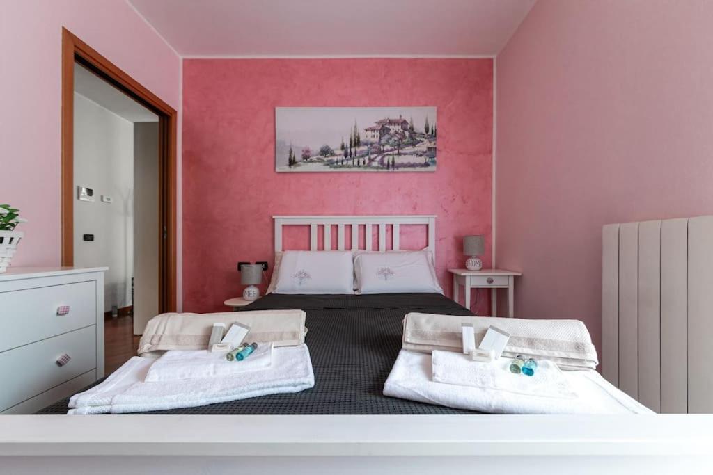 Appartamento Caterina A 5 Minuti Da Milano Fiere E San Siro Con Wifi-Netflix-Free Parking Extérieur photo