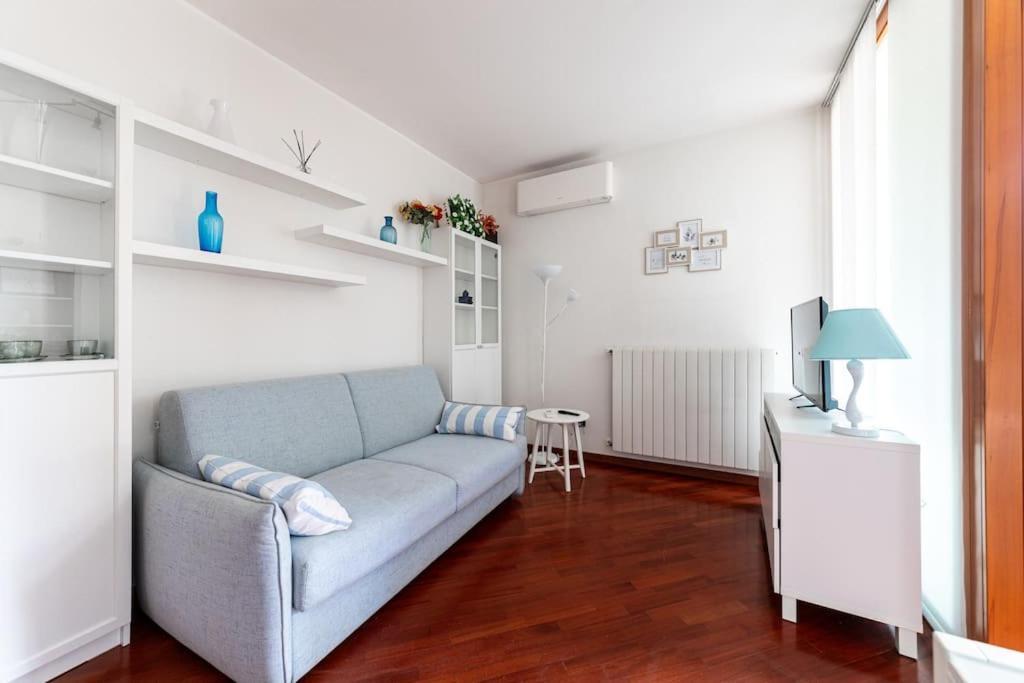 Appartamento Caterina A 5 Minuti Da Milano Fiere E San Siro Con Wifi-Netflix-Free Parking Extérieur photo