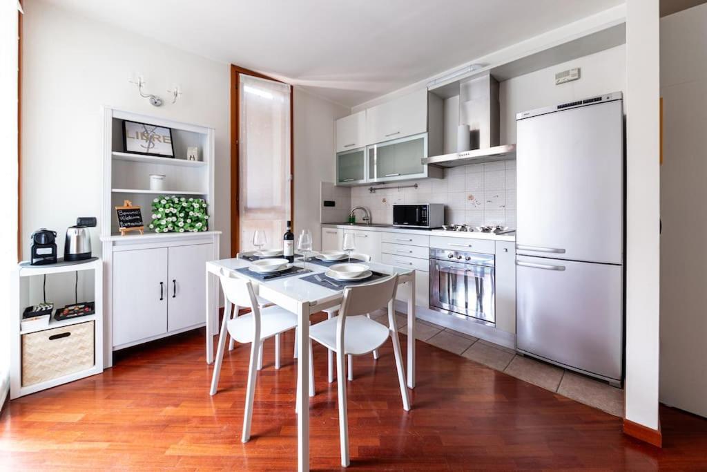 Appartamento Caterina A 5 Minuti Da Milano Fiere E San Siro Con Wifi-Netflix-Free Parking Extérieur photo